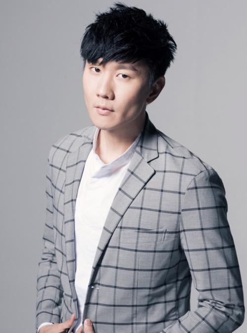 娛樂圈吃瓜男導演,揭秘吃瓜男導演背后的故事