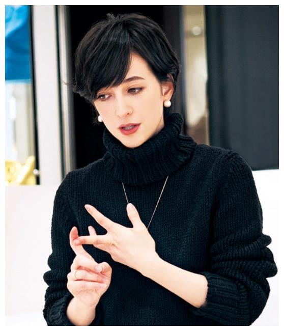 娛樂吃瓜探班男藝人,探班男藝人，吃瓜群眾眼中的幕后故事