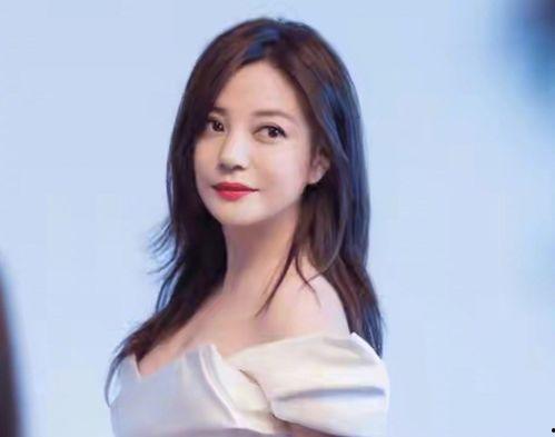 趙薇娛樂吃瓜,揭秘明星幕后故事