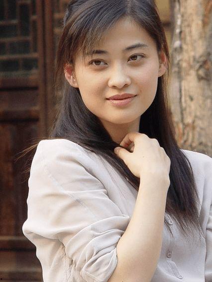 娛樂(lè)吃瓜四字女星名字,揭秘她的成名之路與爭(zhēng)議瞬間